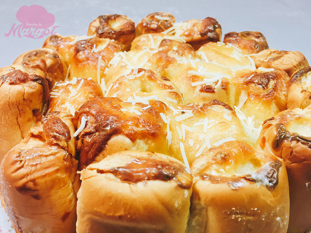 Torta de Bisnaguinha e Requeijão Torta de bisnaguinha e requeijão