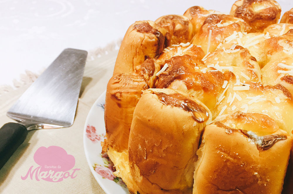 Torta de Bisnaguinha e Requeijão Torta de bisnaguinha e requeijão